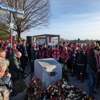 Eindrücke von der Gedenkfeier 2024 am Manchesterplatz in München-Trudering